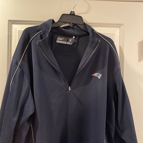 Cutter & Buck New England Patriots 1/4 zip - Picture 5 of 6